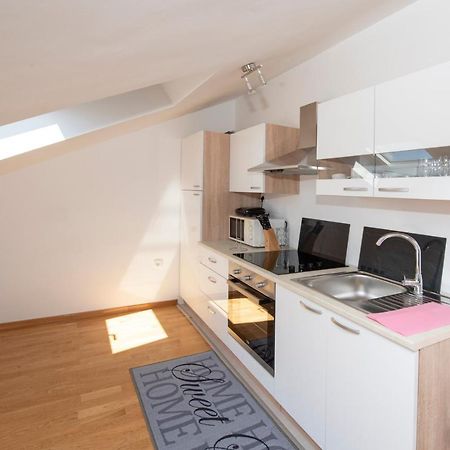 Sunny Attic Apartment With Balcony & Modern City Apartment With Outdoor Area, No Balcony Trogir Exterior photo