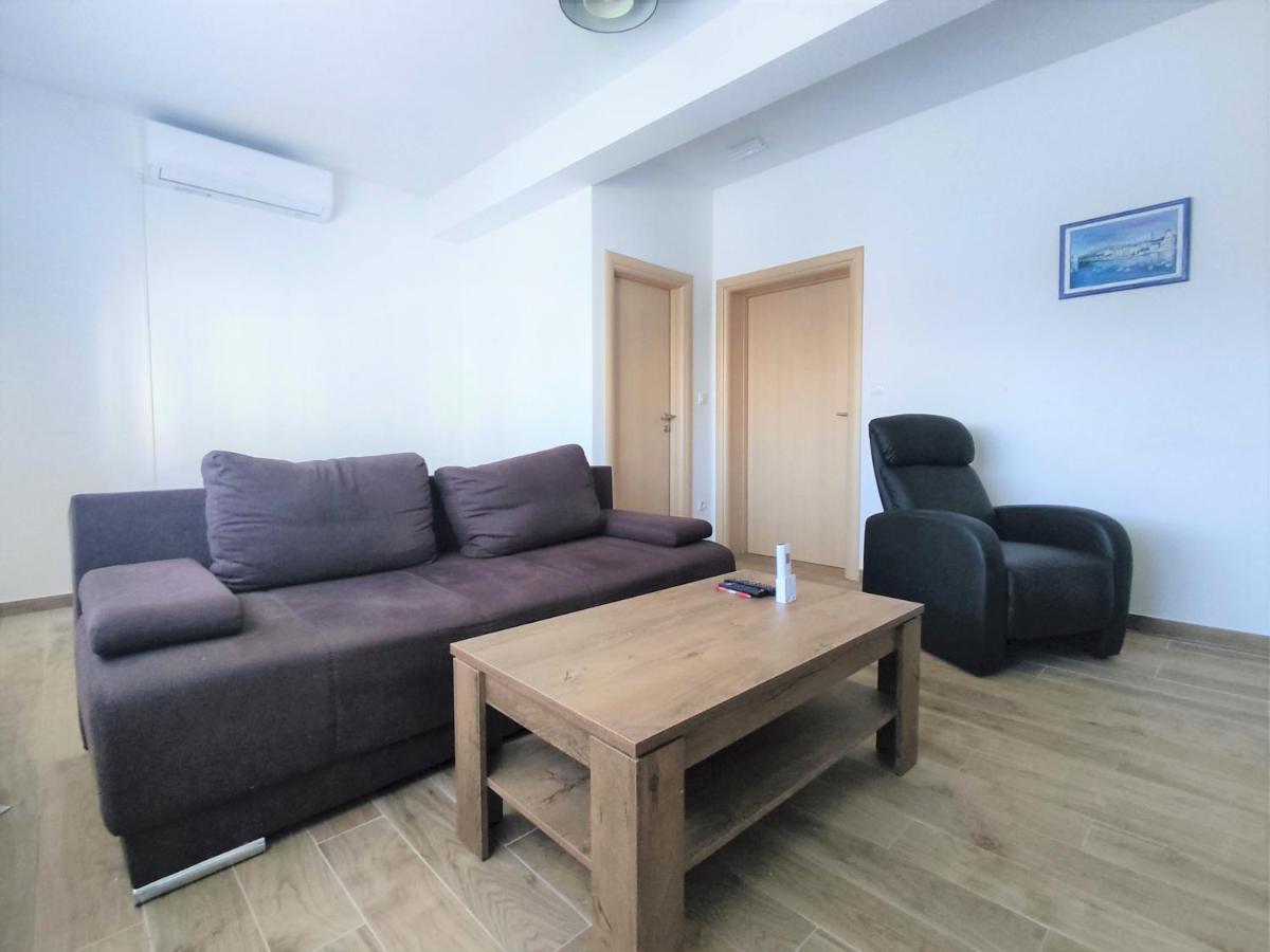 Sunny Attic Apartment With Balcony & Modern City Apartment With Outdoor Area, No Balcony Trogir Exterior photo
