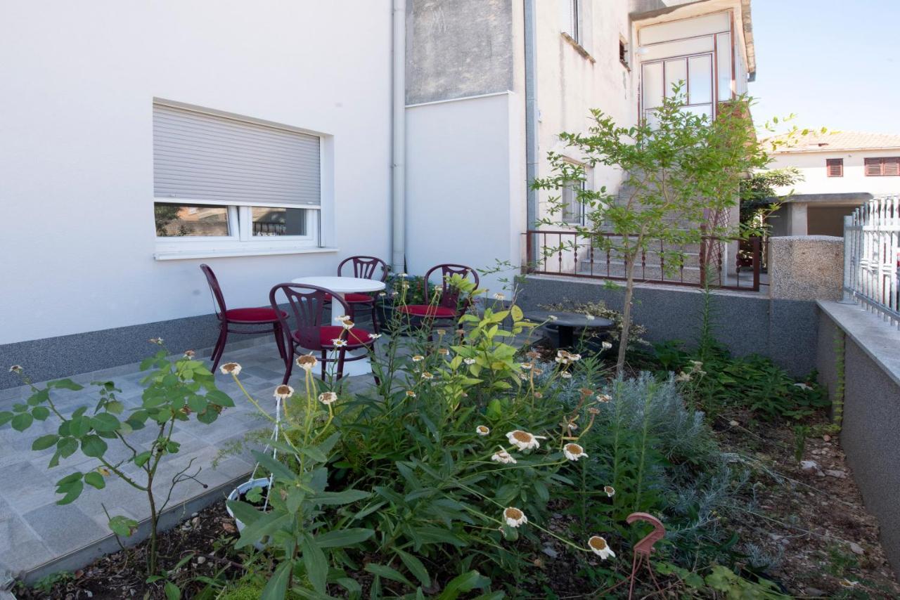 Sunny Attic Apartment With Balcony & Modern City Apartment With Outdoor Area, No Balcony Trogir Exterior photo