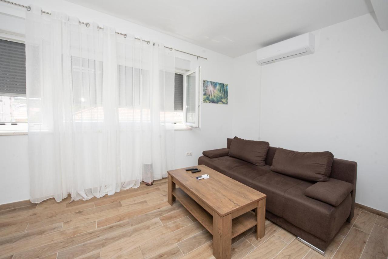 Sunny Attic Apartment With Balcony & Modern City Apartment With Outdoor Area, No Balcony Trogir Exterior photo