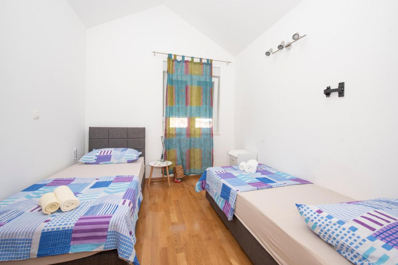 Sunny Attic Apartment With Balcony & Modern City Apartment With Outdoor Area, No Balcony Trogir Exterior photo